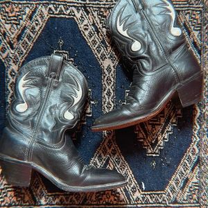 Black and white cowgirl boots!